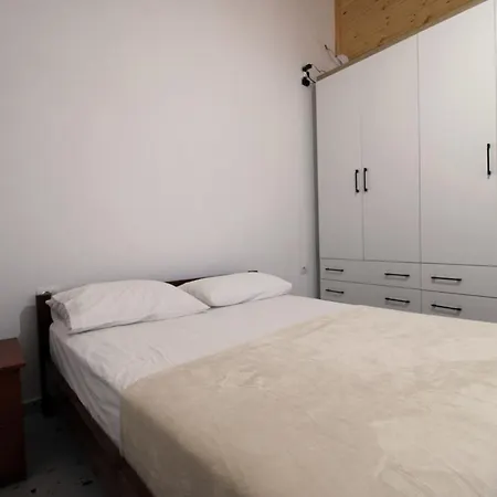Vila Lakeview Nardi *