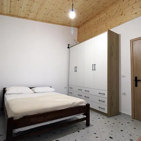 Lakeview Nardi Vila