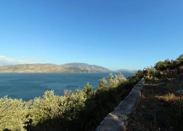 Lakeview Nardi Villa *