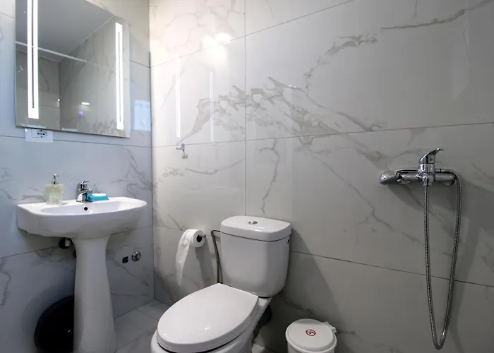 Lakeview Nardi Villa *